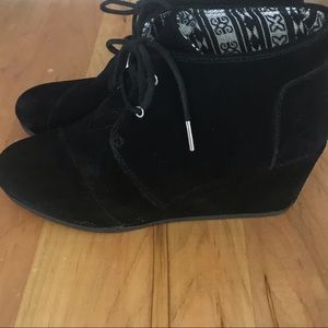 Toms wedge booties